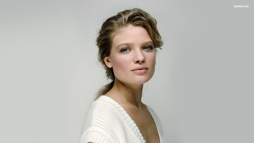 Mélanie Thierry as Hedy Bouvier