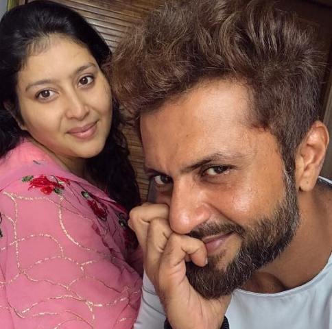 Aamir Dalvi With Alisha Dalvi