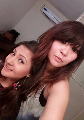 Aashika Bhatia With Her Mother