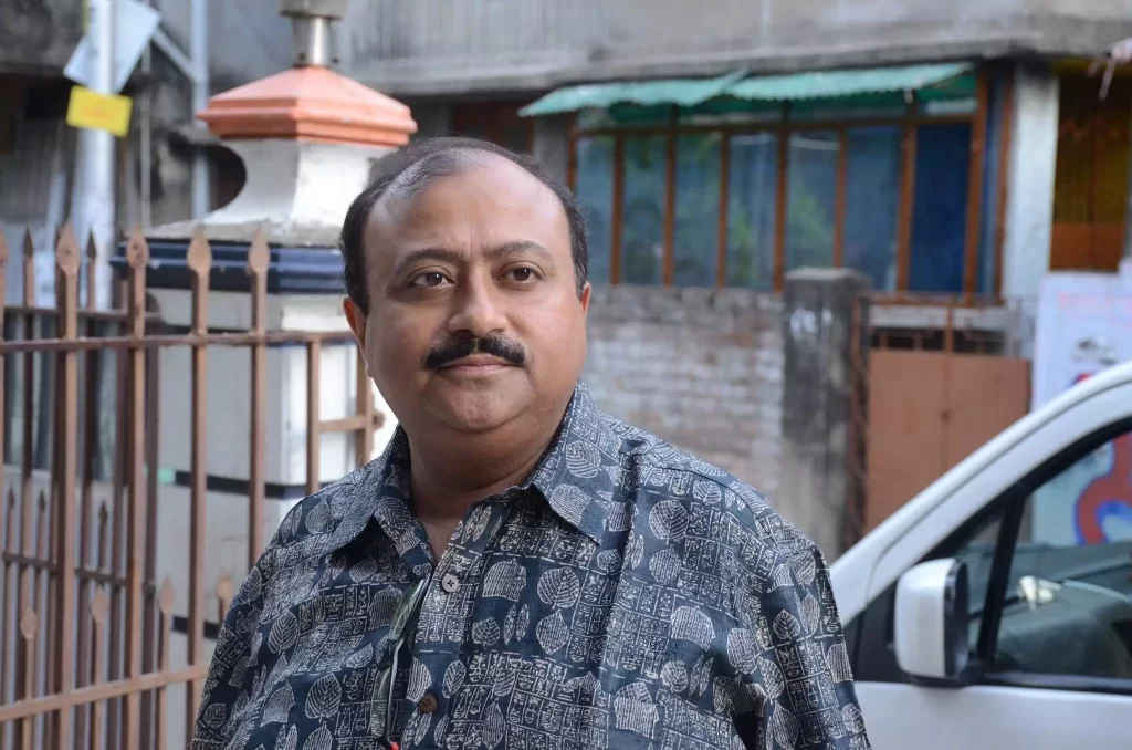 Abhijit Guha as Jibon Babu
