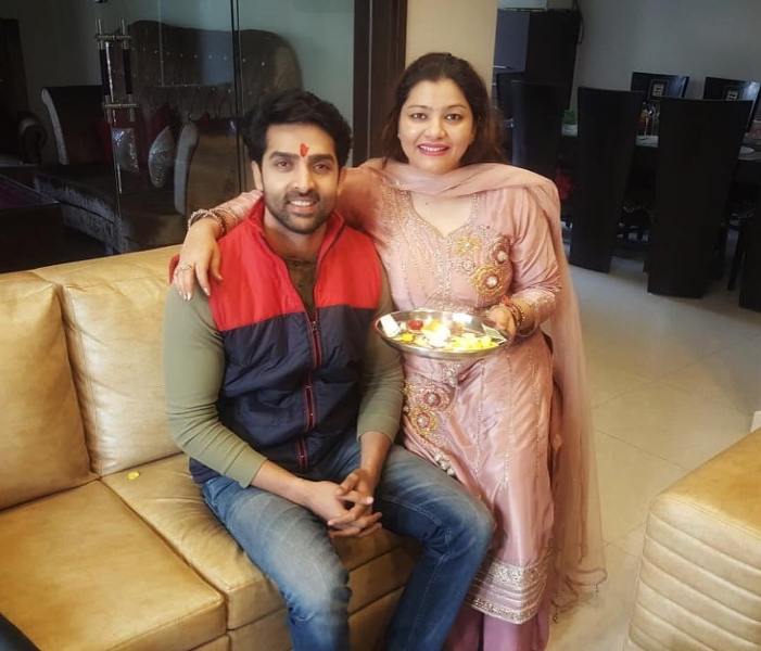 Adhvik Mahajan With His Sister