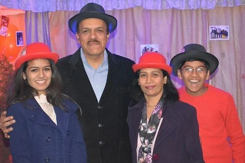 Aditi Sanwal With Her Father And Mother