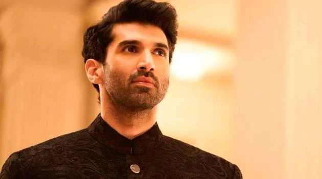 Aditya Roy Kapur as Vishal Thakur