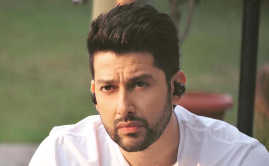 Aftab Shivdasani as Aditya Singh Rathore
