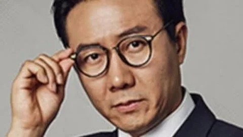 Ahn Jung-hoon as Ma-ri