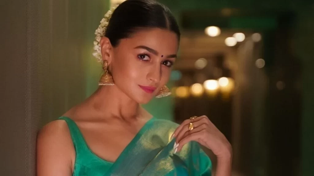 Alia Bhatt as Aarya Desai