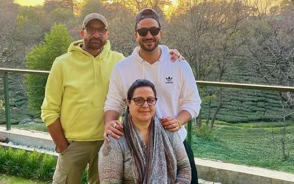 Aly Goni With His Father And Mother