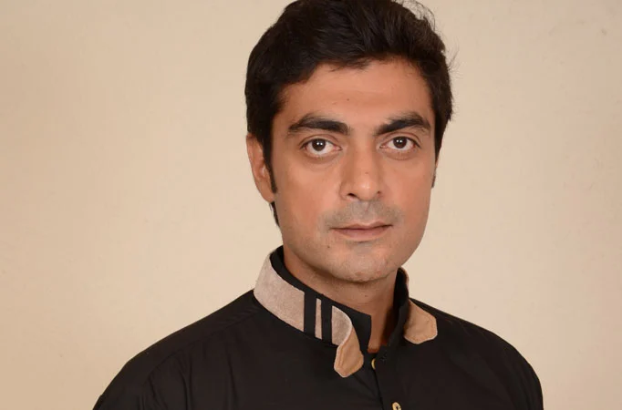 Alyy Khan as Amjad