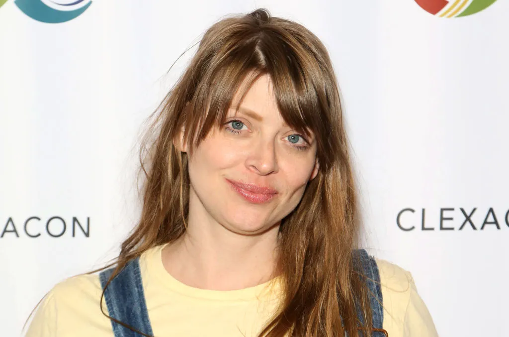 Amber Benson Biography Height Weight Age Movies Husband Family Salary Net Worth Facts More