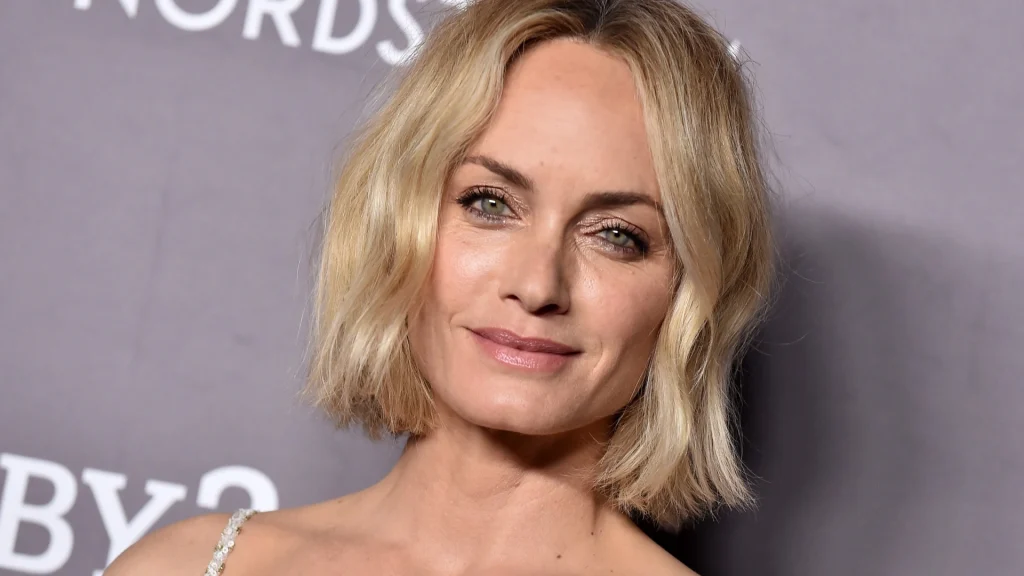 Amber Valletta Biography, Height, Weight, Age, Movies, Husband, Family, Salary, Net Worth, Facts & More