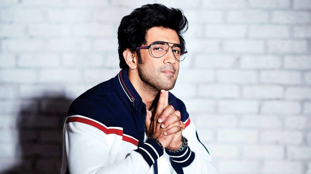 Amit Sadh as Aakash Oberoi