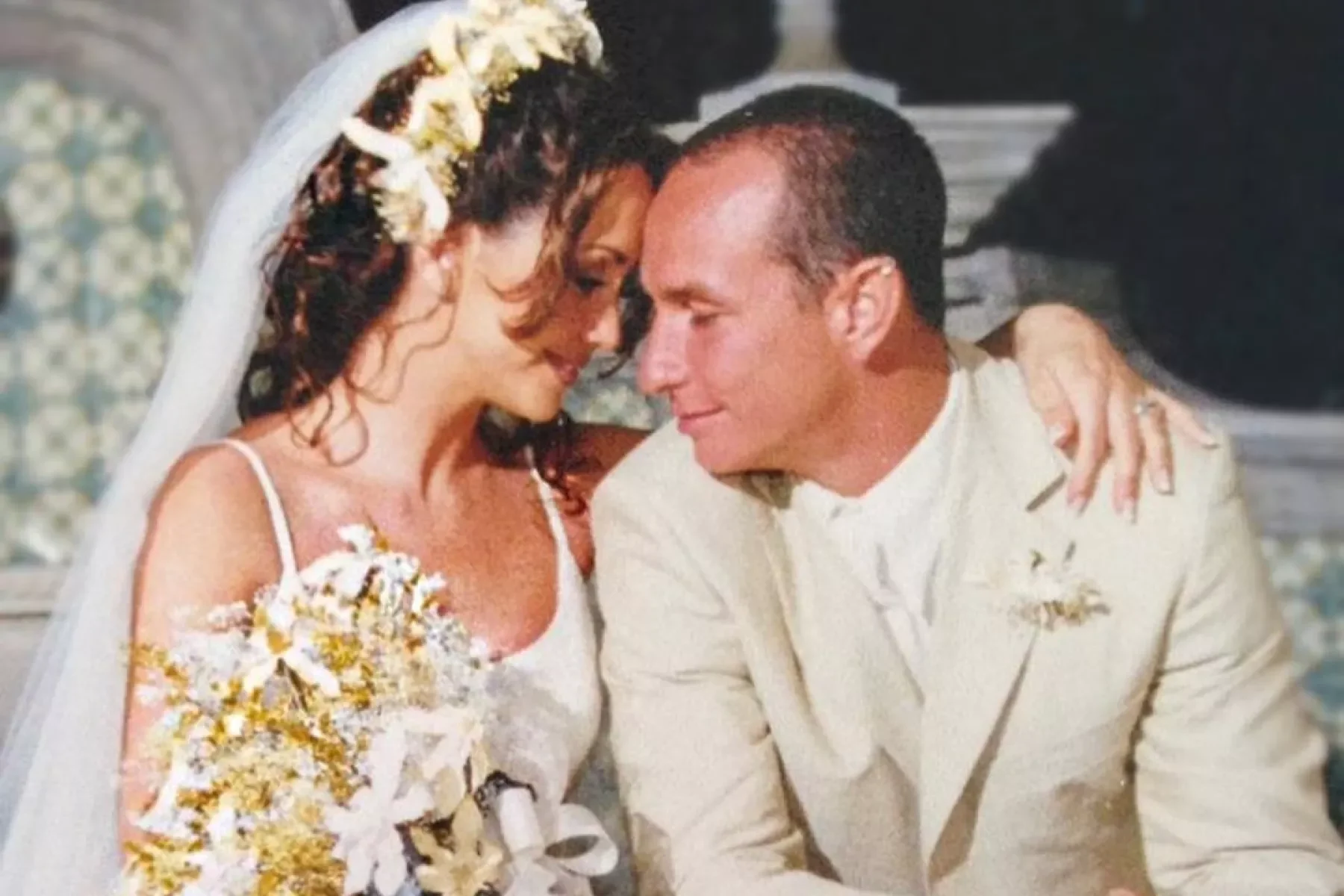 Andrea Legarreta Biography, Height, Weight, Age, Movies, Husband, Family, Salary, Net Worth, Facts & More Andrea Legarreta With Erik Rubín