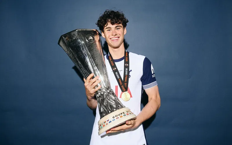 Archie Gray Biography Height Weight Age Stats Wife Salary Net Worth More