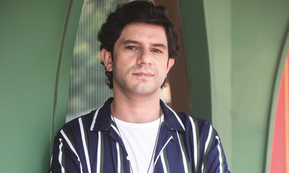 Arjun Mathur as Karan Mehra