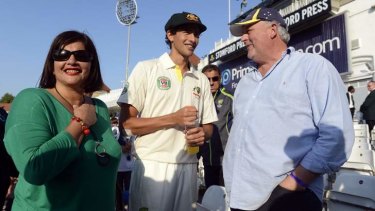 Ashton Agar With His Father And Mother