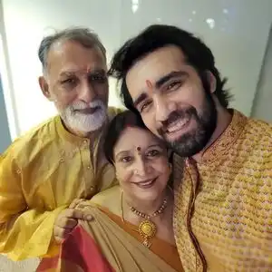 Avinash Tiwary With His Father And Mother