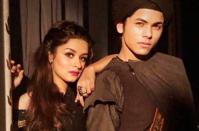 Avneet Kaur With Siddharth Nigam