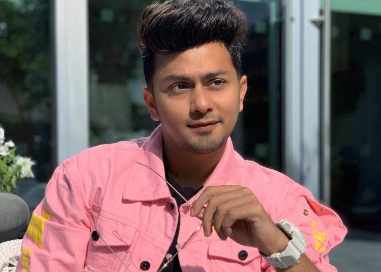 Awez Darbar Biography, Height, Weight, Age, Instagram, Girlfriend, Family, Affairs, Salary, Net Worth, Photos, Facts & More