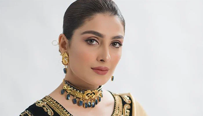 Ayeza Khan as Parisa "Pari" Ahmed