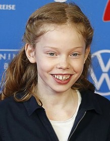 Bella Bading as Maila