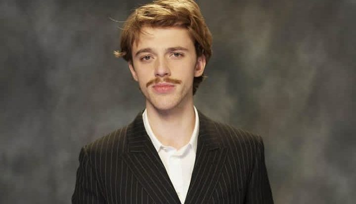 Benjamin Voisin as Théophile Cléry