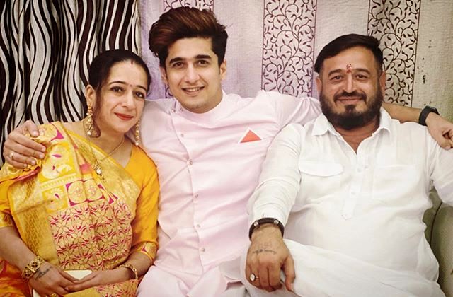 Bhavin Bhanushali With His Father And Mother