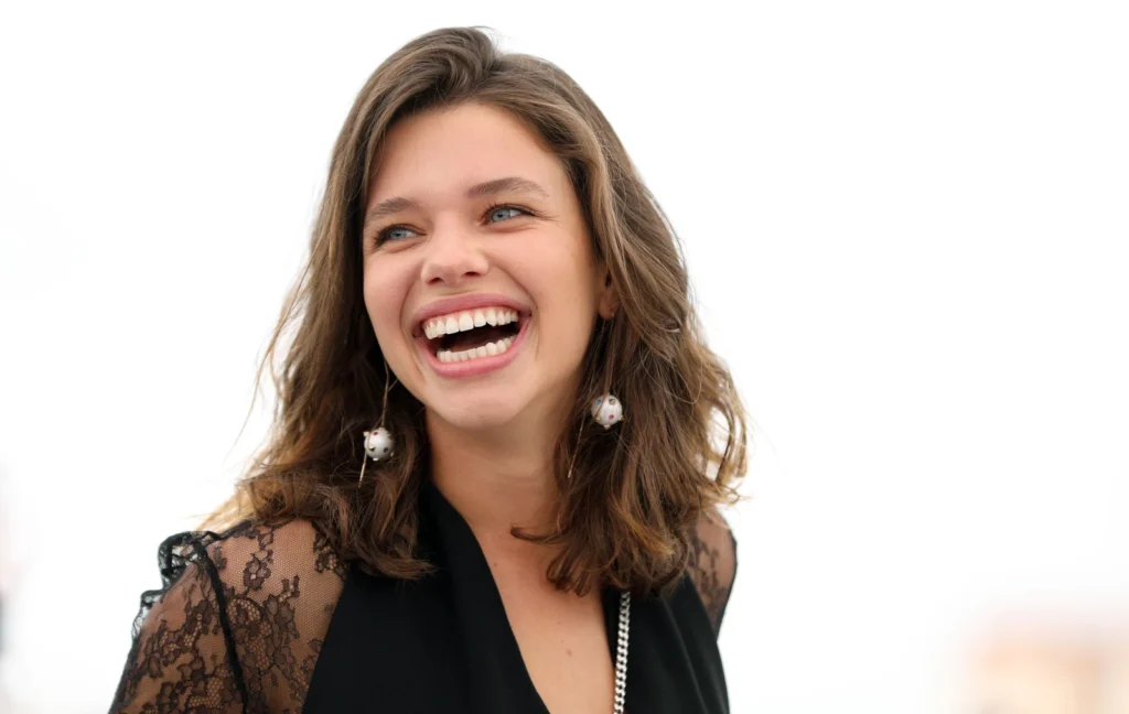 Bruna Linzmeyer as Cibele Sabóia Dantas