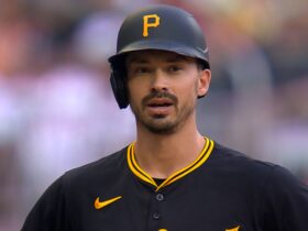 Bryan Reynolds Biography Height Weight Age Stats Wife Salary Net Worth More