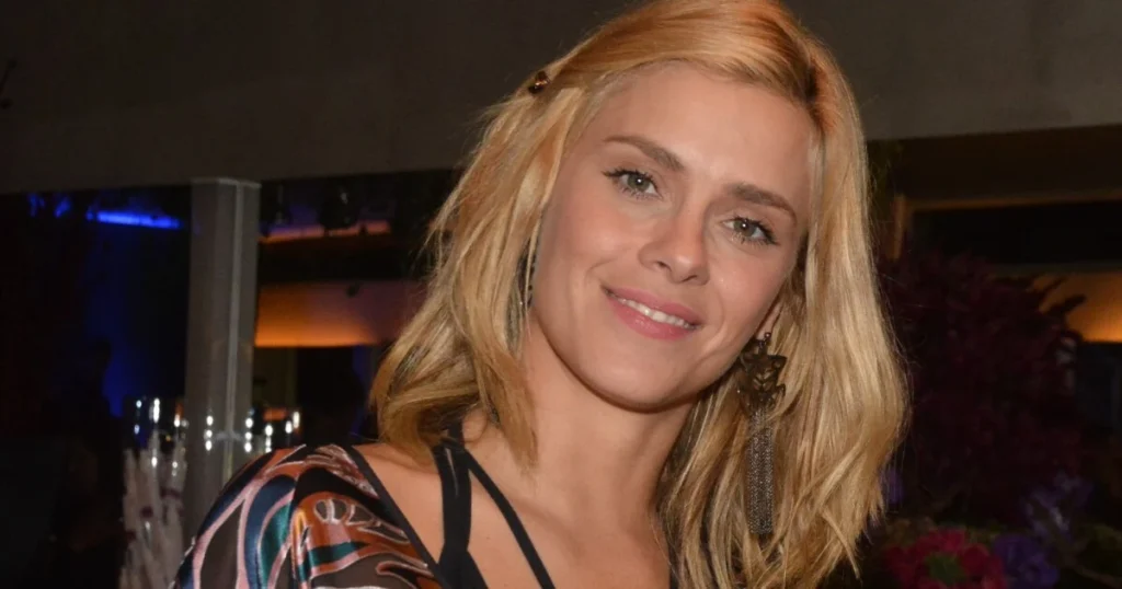 Vai na Fé: Review, Story, Cast, Episodes, Release Date, Budget & More Carolina Dieckmann as Lumiar Lorenzo Garcia