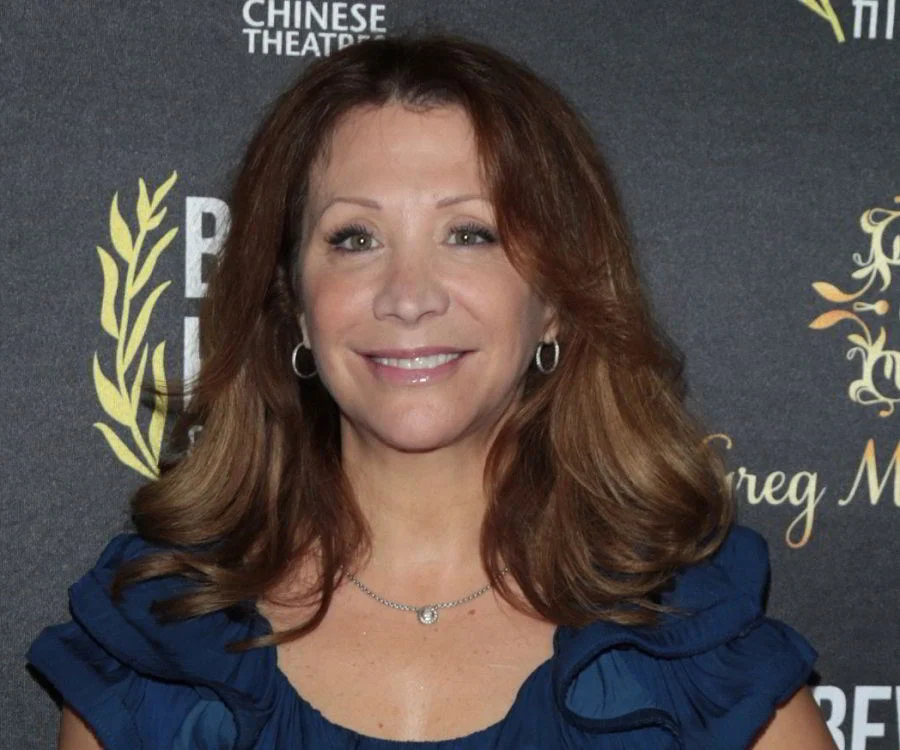 Cheri Oteri Biography, Height, Weight, Age, Movies, Husband, Family, Salary, Net Worth, Facts & More