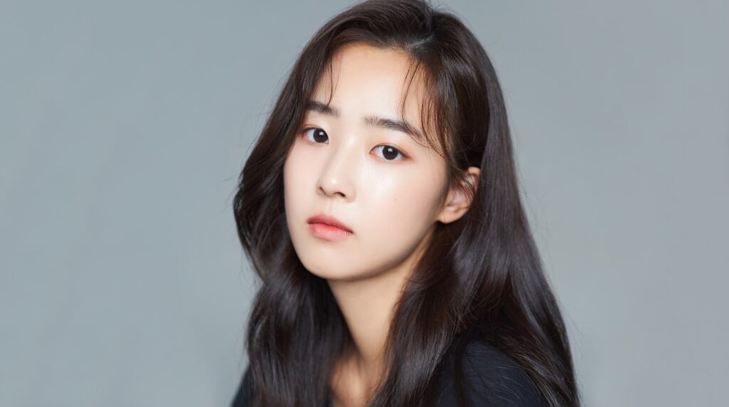 The Penthouse: War in Life: Review, Story, Cast, Episodes, Release Date, Budget & More Choi Ye-bin as Ha Eun-byeol