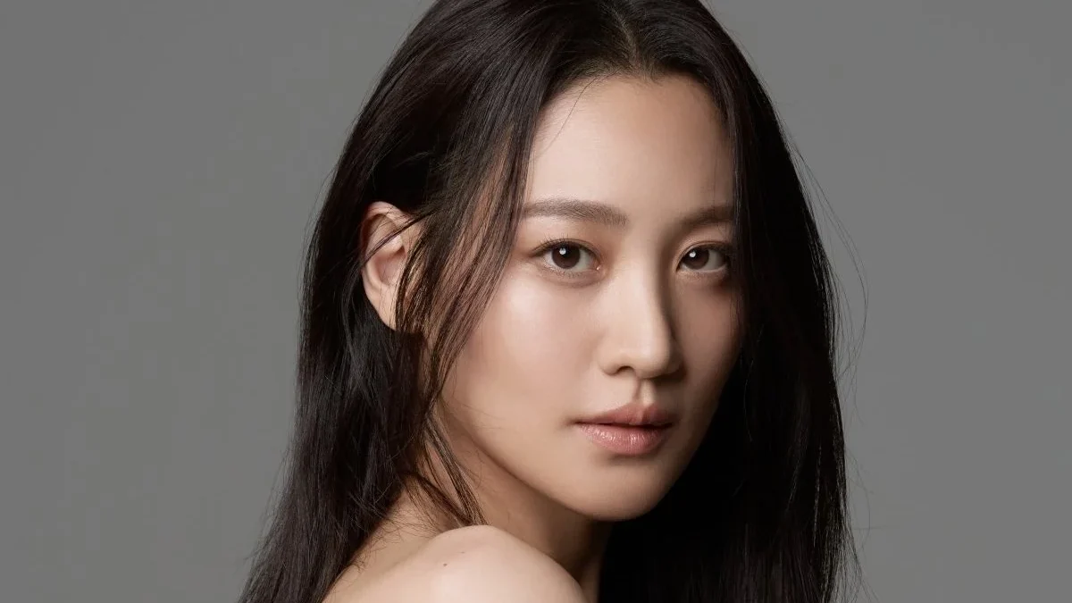 Claudia Kim as Bok Dong-hee