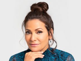 Constance Marie Biography Height Weight Age Movies Husband Family Salary Net Worth Facts More