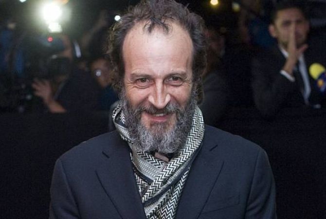 Daniel Giménez Cacho as Juan Ospina