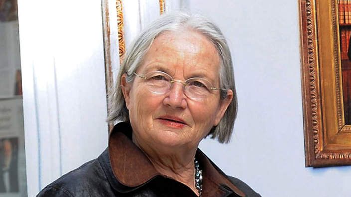 Julia Full Movie Analysis: Story, Cast, Release Date, Budget, Box Office Collection, Review, Ratings & More Danièle Mazet-Delpeuch