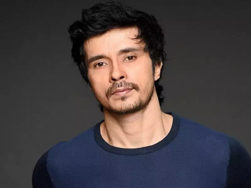 Darshan Kumar as Krishna Pandit