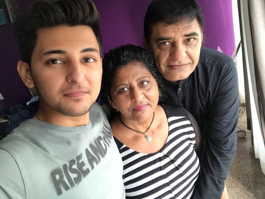 Darshan Raval With His Father And Mother