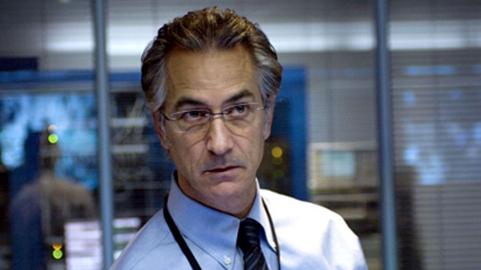 Nightmare Alley (2021): Story, Cast, Release Date, Budget, Collection, Review, Ratings & More David Strathairn as Peter "Pete" Krumbein