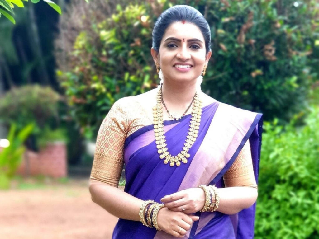  Dhanalakshmi Sathyamoorthy