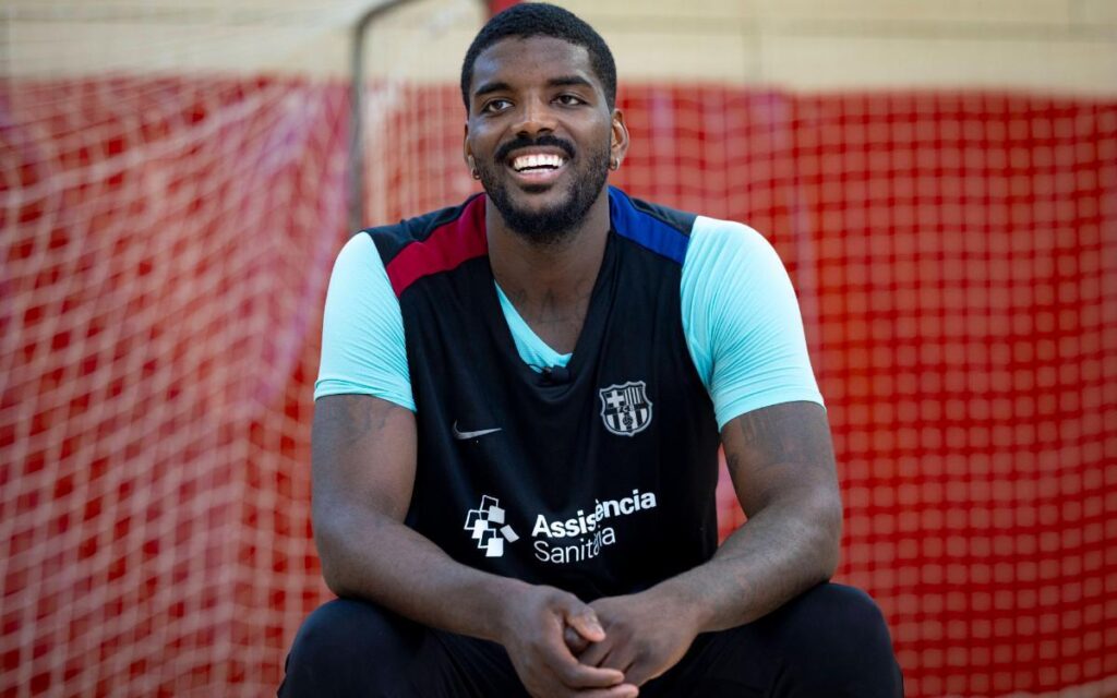 Dika Mem Biography, Height, Weight, Age, Stats, Wife, Salary, Net Worth & More