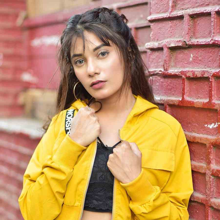 Doll Daundkar Biography Height Weight Age Instagram Boyfriend Family Affairs Salary Net Worth Photos Facts More