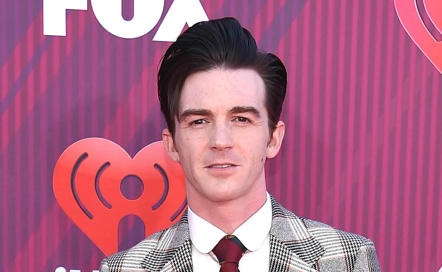 Drake Bell Biography Height Weight Age Movies Wife Family Salary Net Worth Facts More