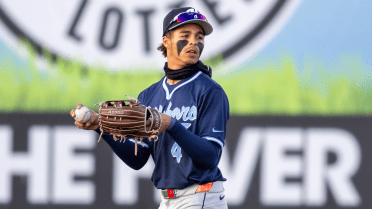 Druw Jones Biography, Height, Weight, Age, Stats, Wife, Salary, Net Worth & More Druw Jones Biography, Height, Weight, Age, Stats, Wife, Salary, Net Worth & More