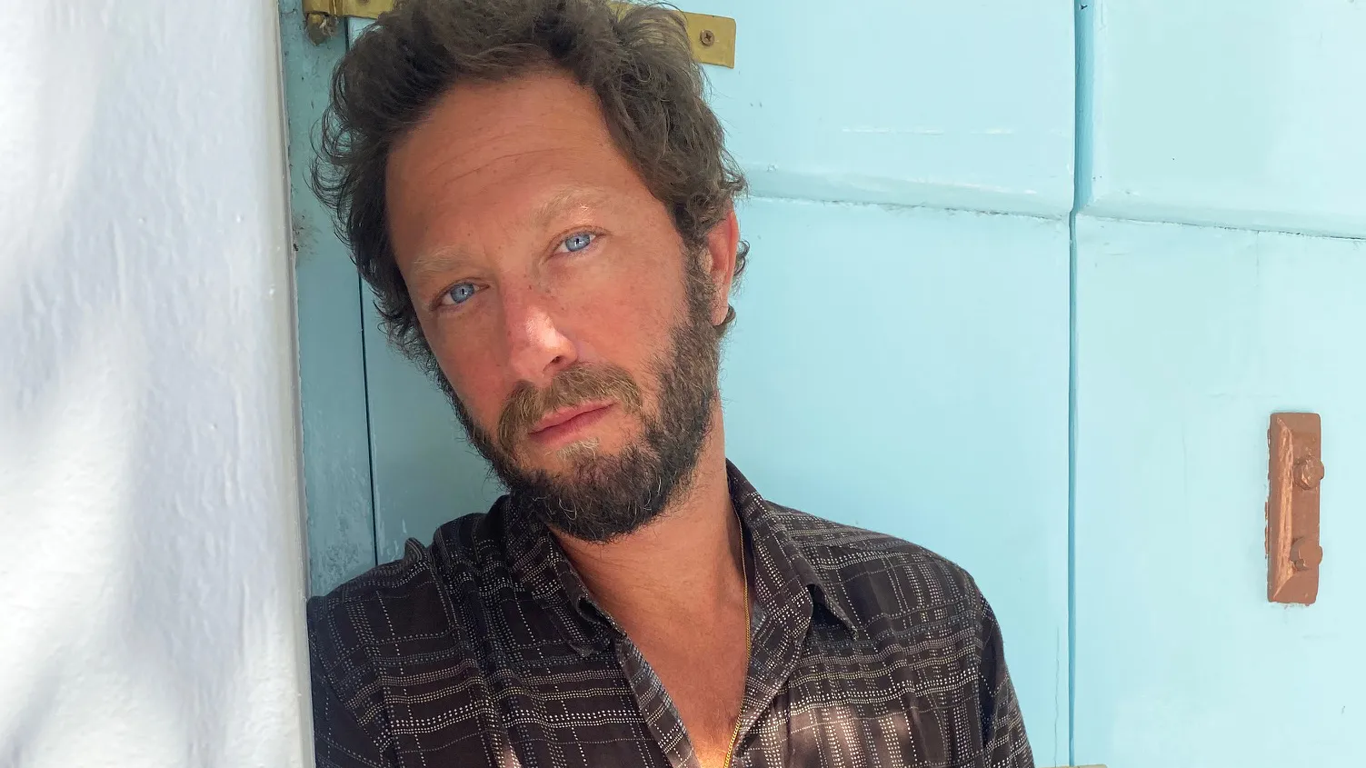 Ebon Moss Bachrach Biography Height Weight Age Movies Wife Family Salary Net Worth Facts More