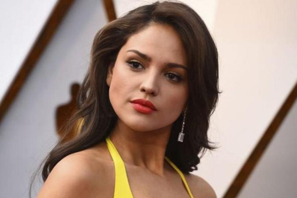 Godzilla vs. Kong (2021): Story, Cast, Release Date, Budget, Collection, Review, Ratings & More Eiza González as Maia Simmons