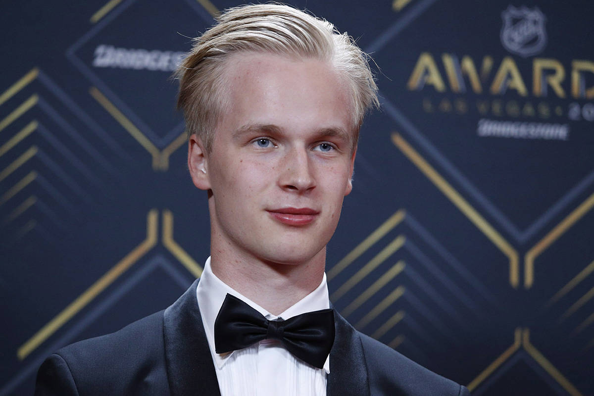 Elias Pettersson Biography Height Weight Age Stats Wife Salary Net Worth More