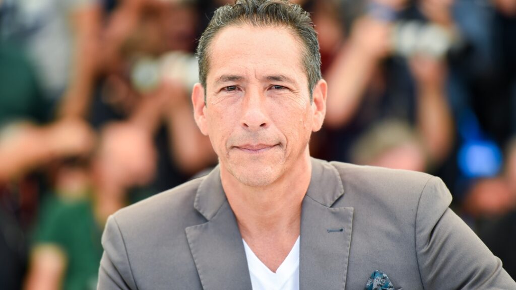 Elkin Díaz as older Hernán Bedoya