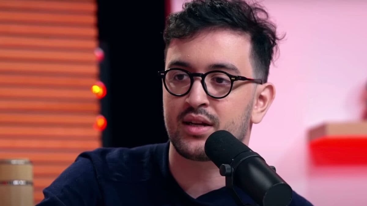 Etoiles Biography, Height, Weight, Age, Stats, Wife, Salary, Net Worth & More Etoiles Biography Height Weight Age Stats Wife Salary Net Worth More