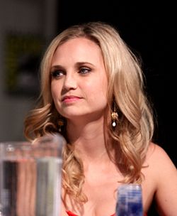 Fiona Gubelmann Biography, Height, Weight, Age, Movies, Husband, Family, Salary, Net Worth, Facts & More Fiona Gubelmann