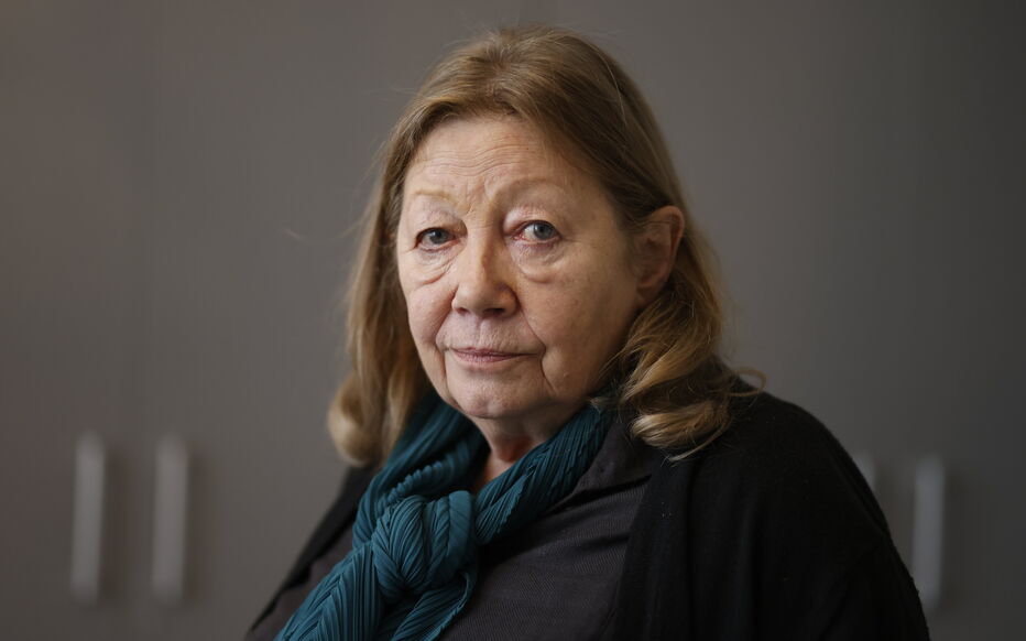 Françoise Lebrun as Elle